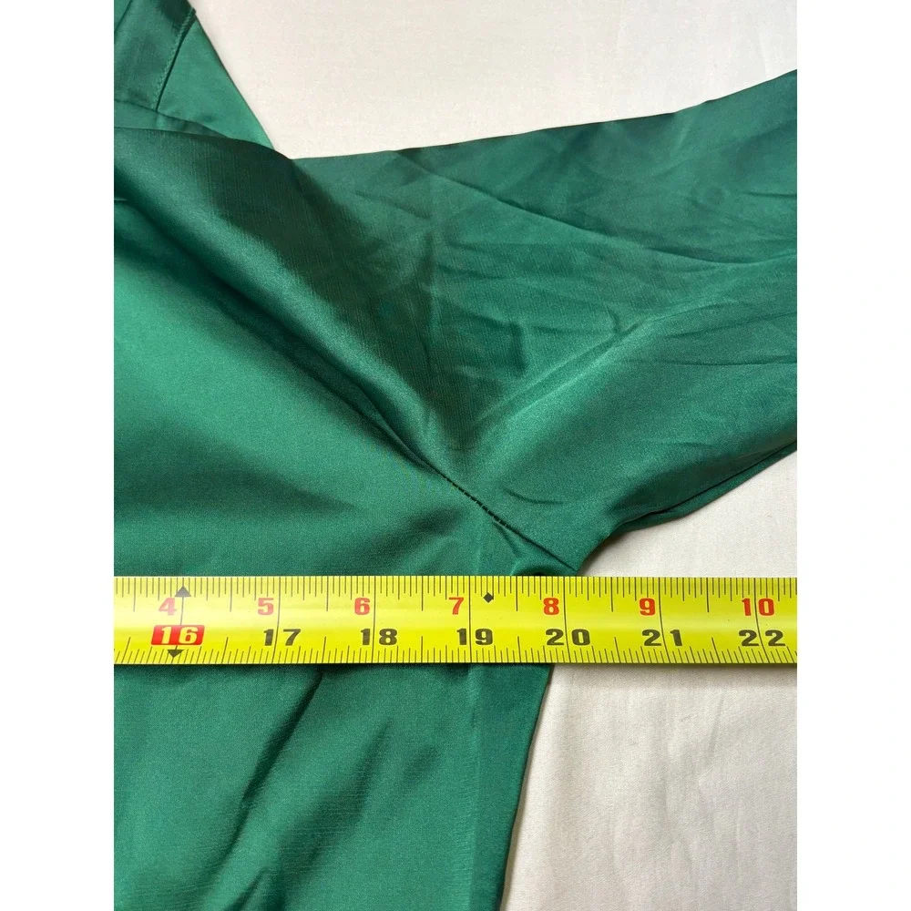 NWT Banana Republic Mens Classic Fit Emerald Green Satin Button Down Shirt M